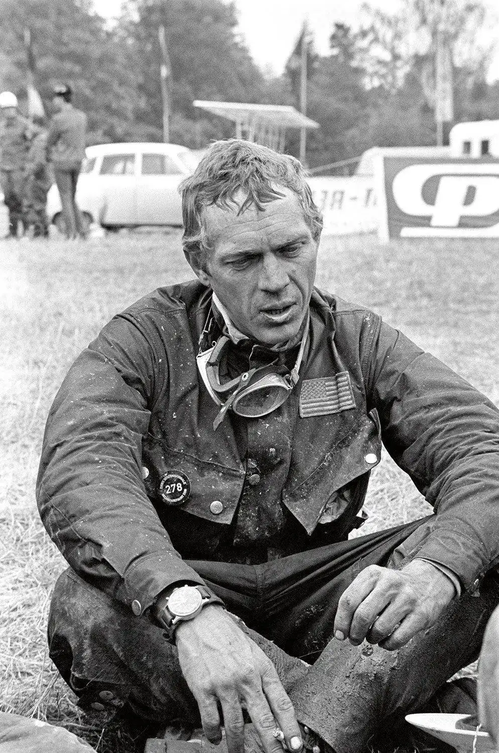 McQueen-wearing-Hanhart-417-ES-at-the-1964-ISDT.webp