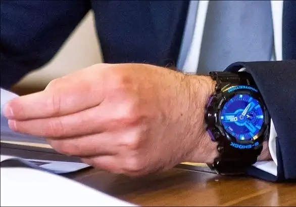 Medvedev-reloj-g-shock-ga-110-goman-2012-2.webp