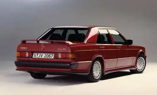 mercedes-190-e_2.webp