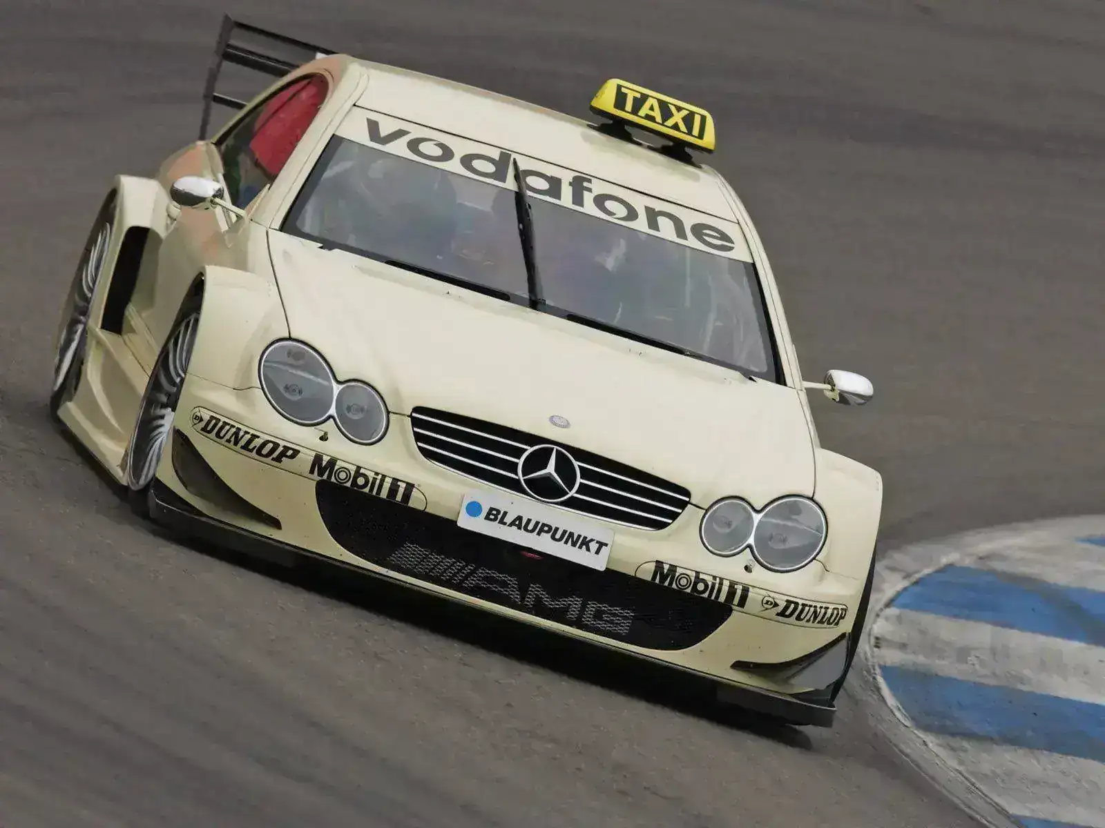 Mercedes-Benz-CLK-DTM-AMG-Race-Taxi-Turn-1600x1200.webp