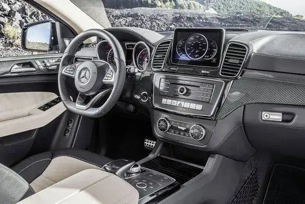 Mercedes-Benz-GLE-Coup%C3%A9-interior-1.webp