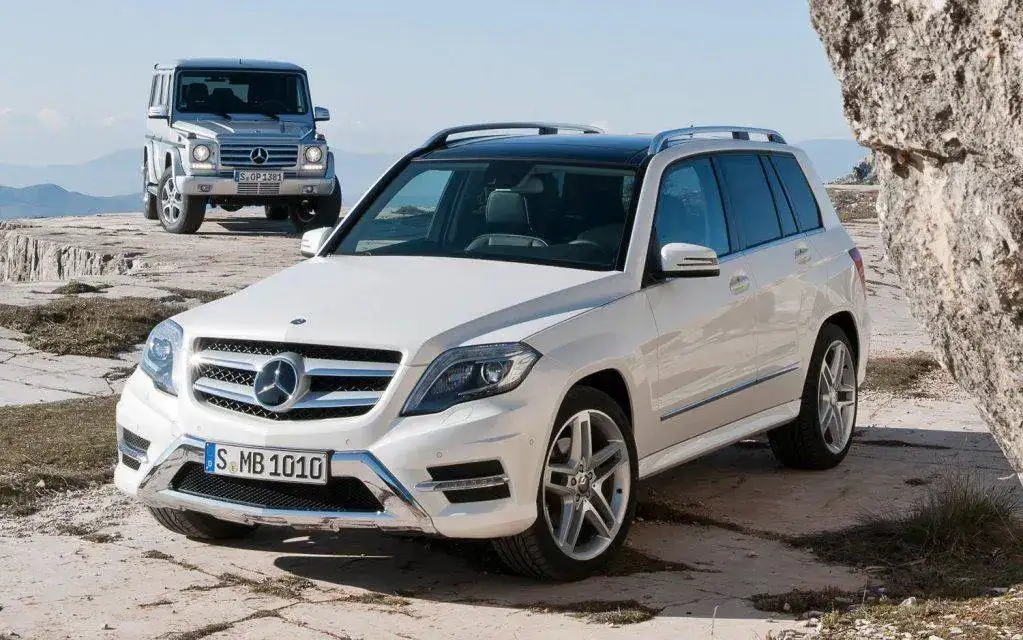 Mercedes-Benz-GLK-Class2012-14.webp