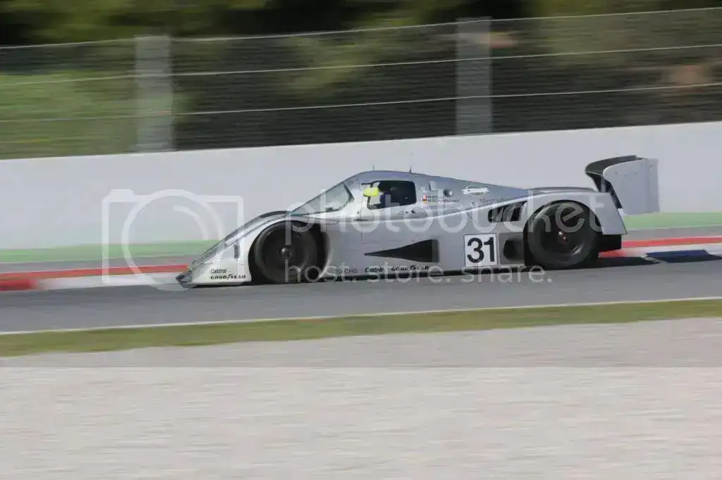 mercedes_1915x1277_zps355870c9.webp