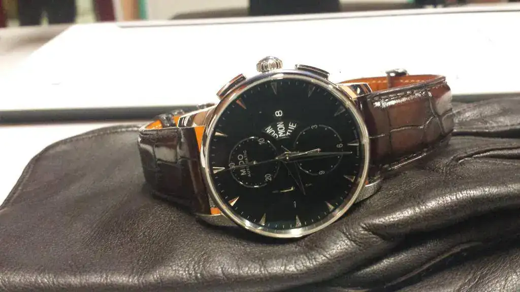 MIDO BARONCELLI CHRONOGRAPH con correa de Santoni.webp