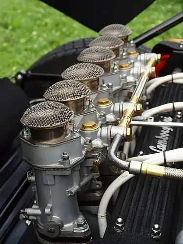 miura-sv-v12-engine.webp