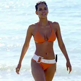 modern-bond-girl-bikini.webp