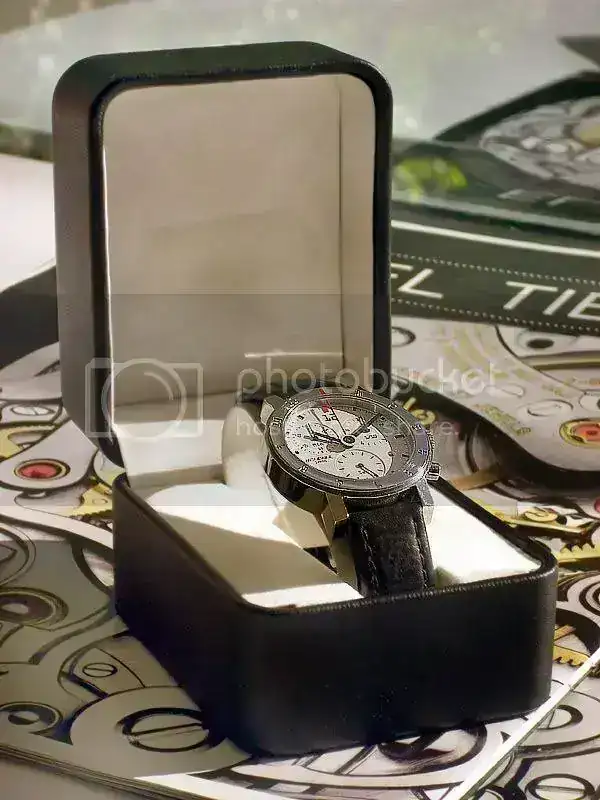 Mondaine-Cr-01.webp
