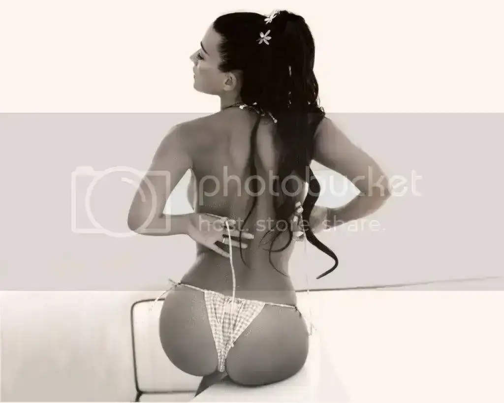 monica_bellucci_016.webp