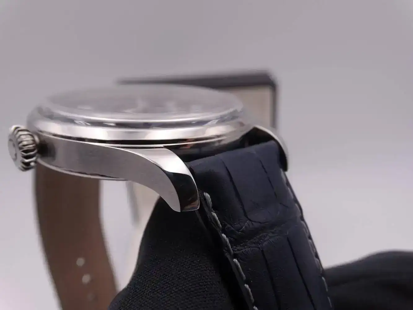 Montblanc 1858 hand wind small second 6559.webp