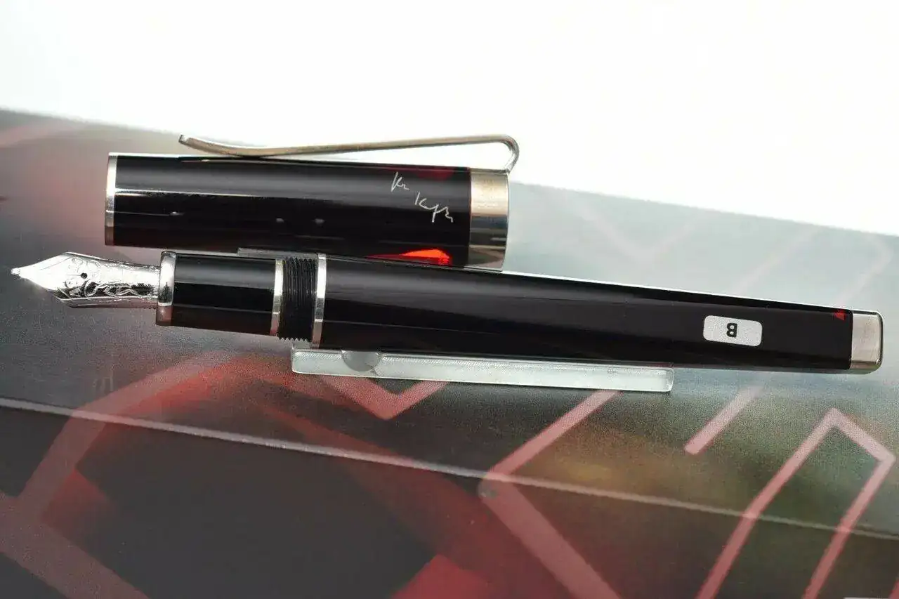 MONTBLANC-FRAN-KAFKA-WRITERS-EDITION-FOUNTAIN-PEN-NIB-SIZE-B_e7503ada2b4f4ed2296804326f4565aa.jpg