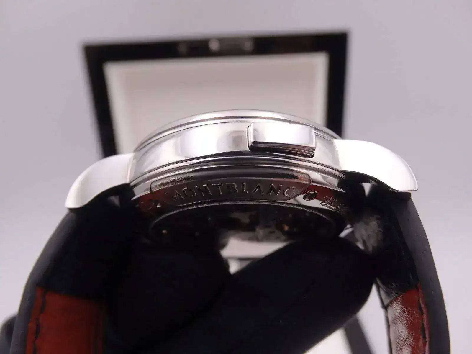 montblanc nicolas rieussec chronograph 5322.webp