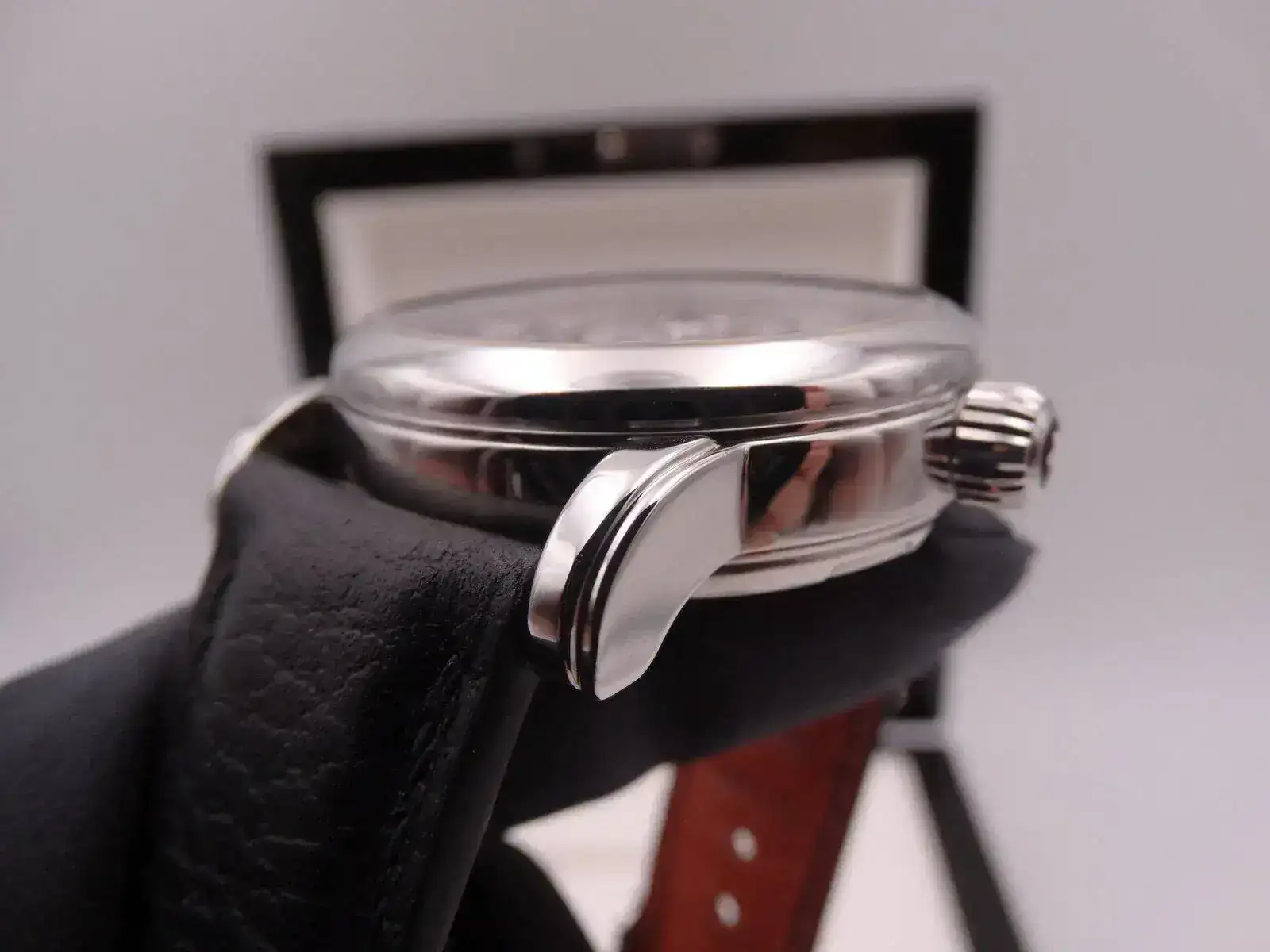 montblanc nicolas rieussec chronograph 5329.webp