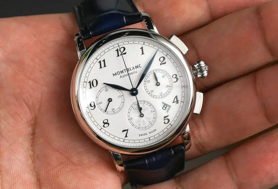 Montblanc-Star-Legacy-Automatic-Chronograph-01.jpg