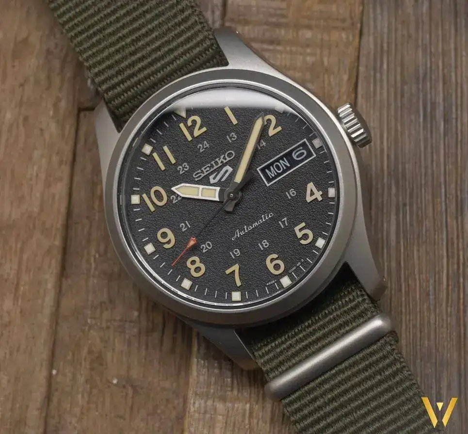 montre-seiko-5-sports-SRPJ85K1-avis-prix.webp