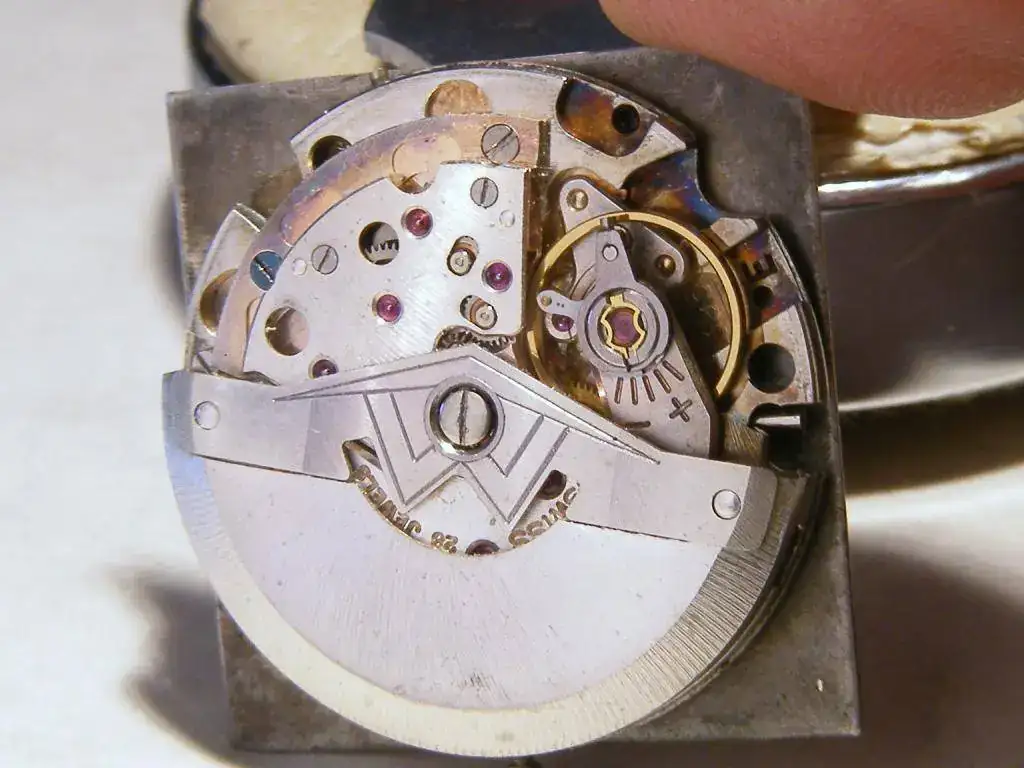 movado cua 007.webp