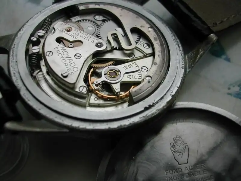 movado10.webp