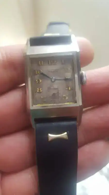 movado2.webp