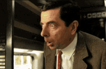 mr-bean-johnny-english.gif