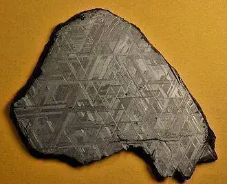 Muonionalusta_meteorite,_full_slice.webp