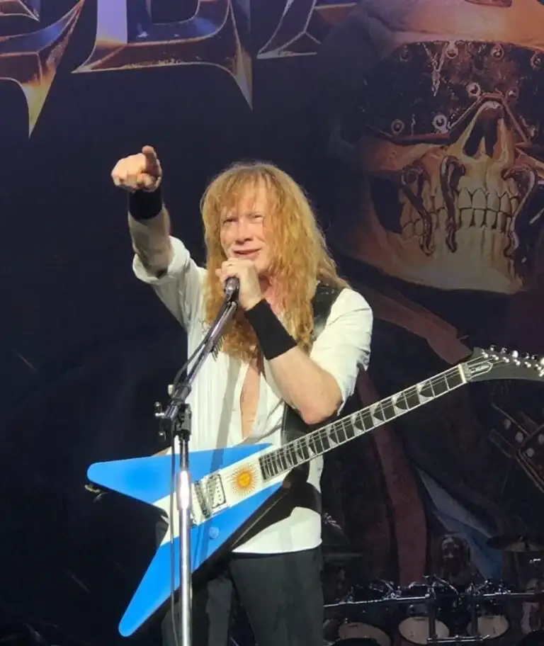 mustaine-768x912.webp