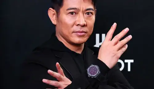 n_Chinese_Actor_Kungfu_Pose_Dandy_Gadget_Timepiece.webp
