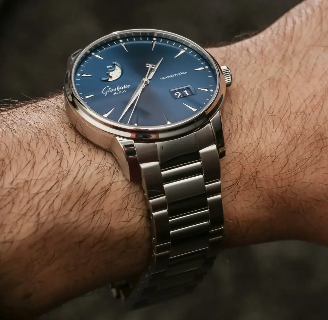 nal-Senator-Excellence-Panorama-Date-Moon-Phase-06.webp