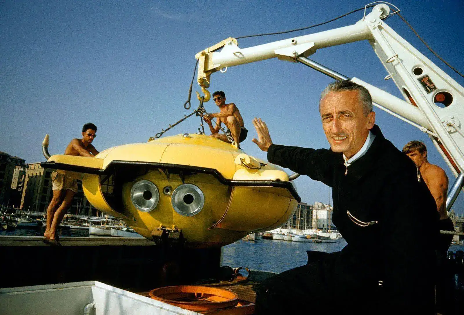 natgeo_cousteau_jacques_submersible.webp