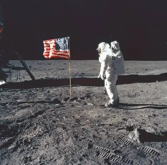 Neil-Armstrong-on-the-moon.webp