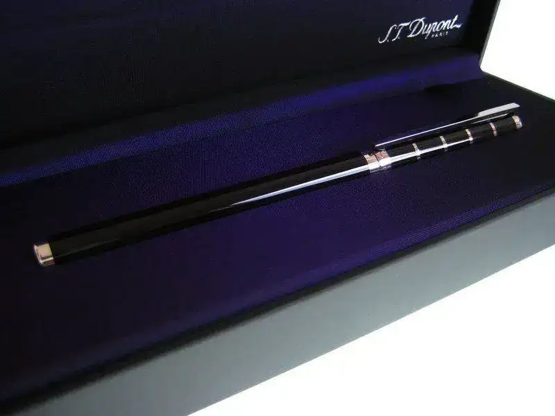 nese-Lacquer-&-Platinum-Fountain-pen-41343-41343-1.webp
