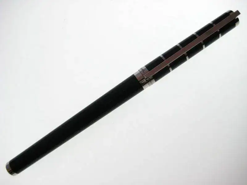 nese-Lacquer-&-Platinum-Fountain-pen-41343-41343-2.webp