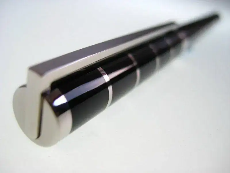 nese-Lacquer-&-Platinum-Fountain-pen-41343-41343-3.webp
