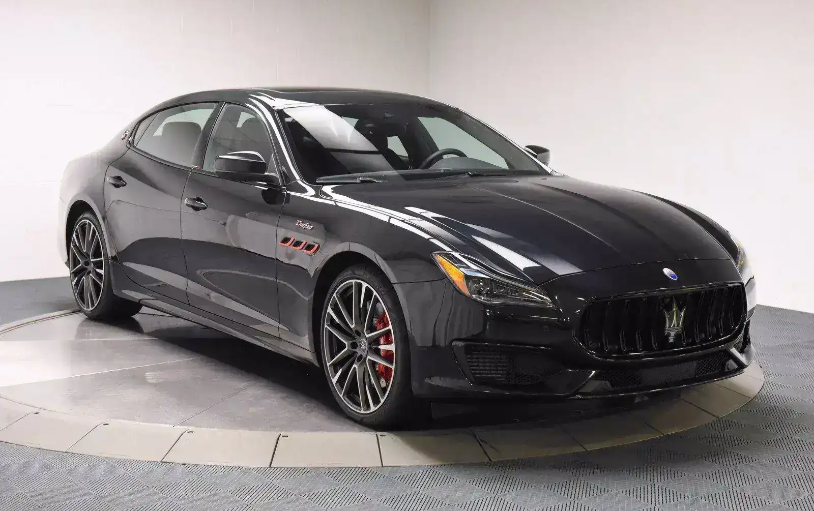 New-2021-Maserati-Quattroporte-Trofeo-1610265659.webp