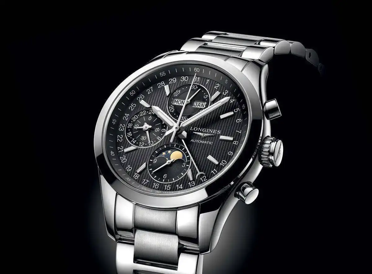 ngines-Conquest-Classic-Moonphase-L2.798.4.52.6-PR.webp