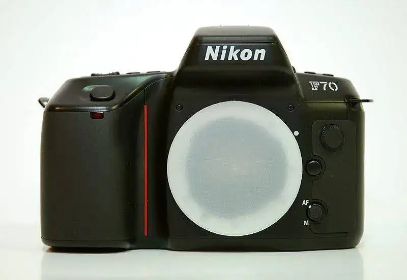 NikonF70_01.webp