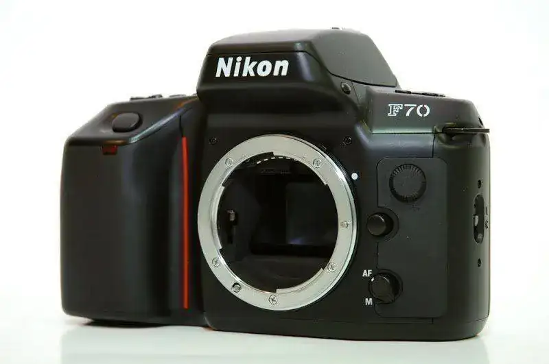 NikonF70_03.webp