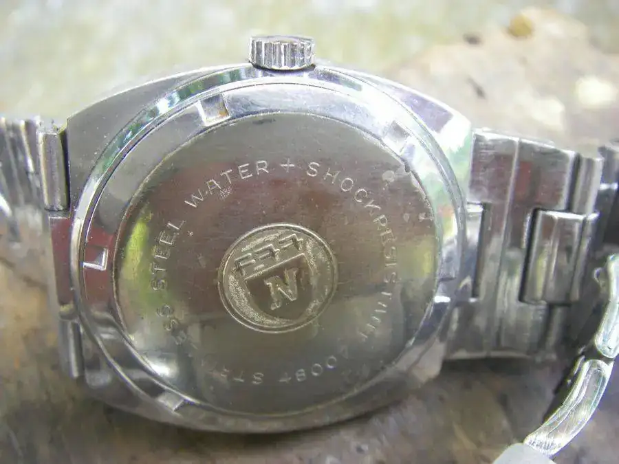 nivadas mustang nos e.webp