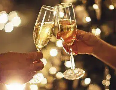 nochevieja-brindis-des.webp