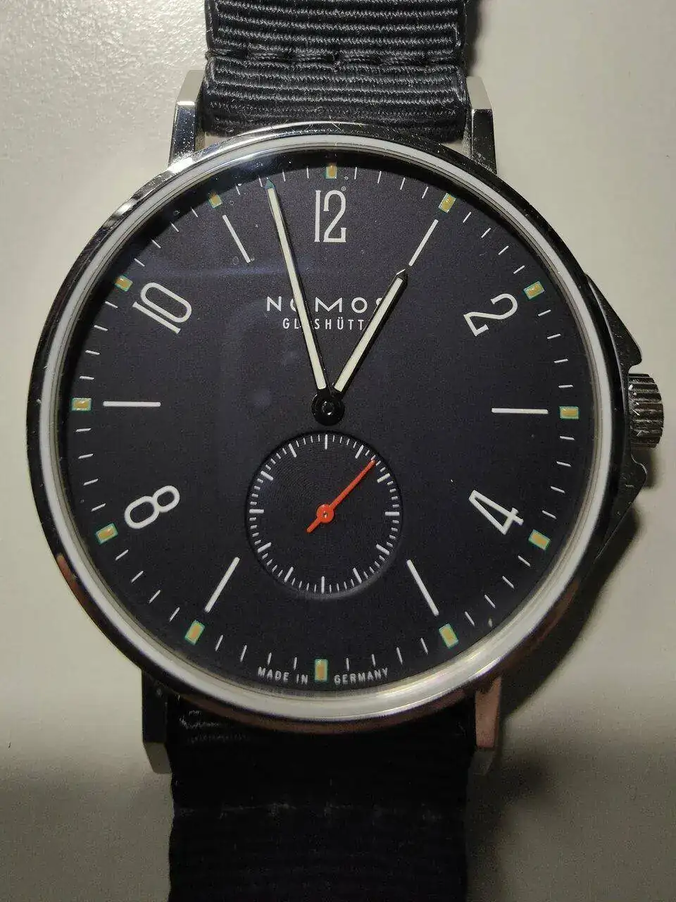 nomos 1.jpg
