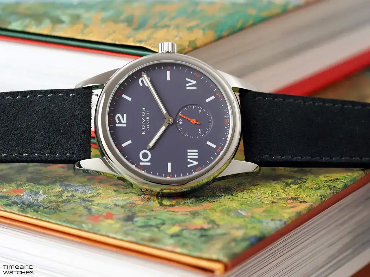 Nomos Club Campus blue purple_002.webp