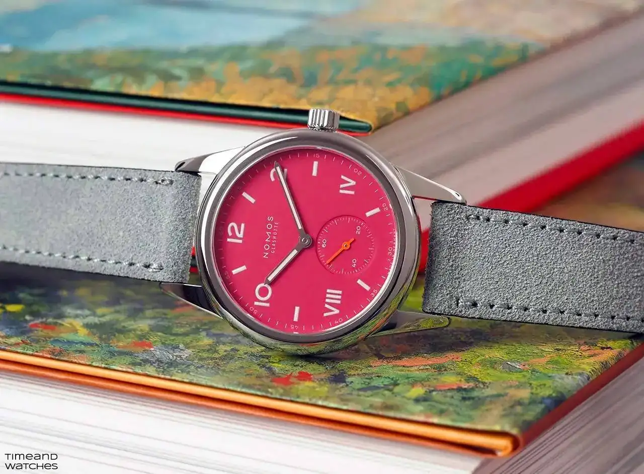 Nomos Club Campus deep pink_001b.jpg