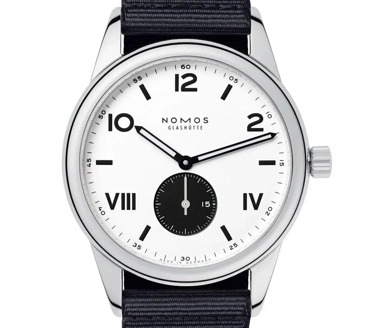 Nomos-Club-Campus-RE.jpg