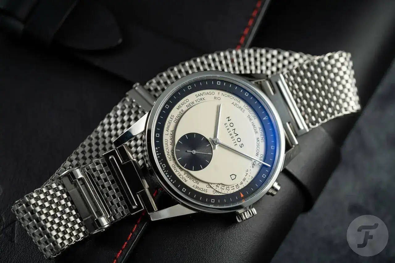 Nomos-Zürich-Weltzeit-Fratello-LE-Forstner.001.webp