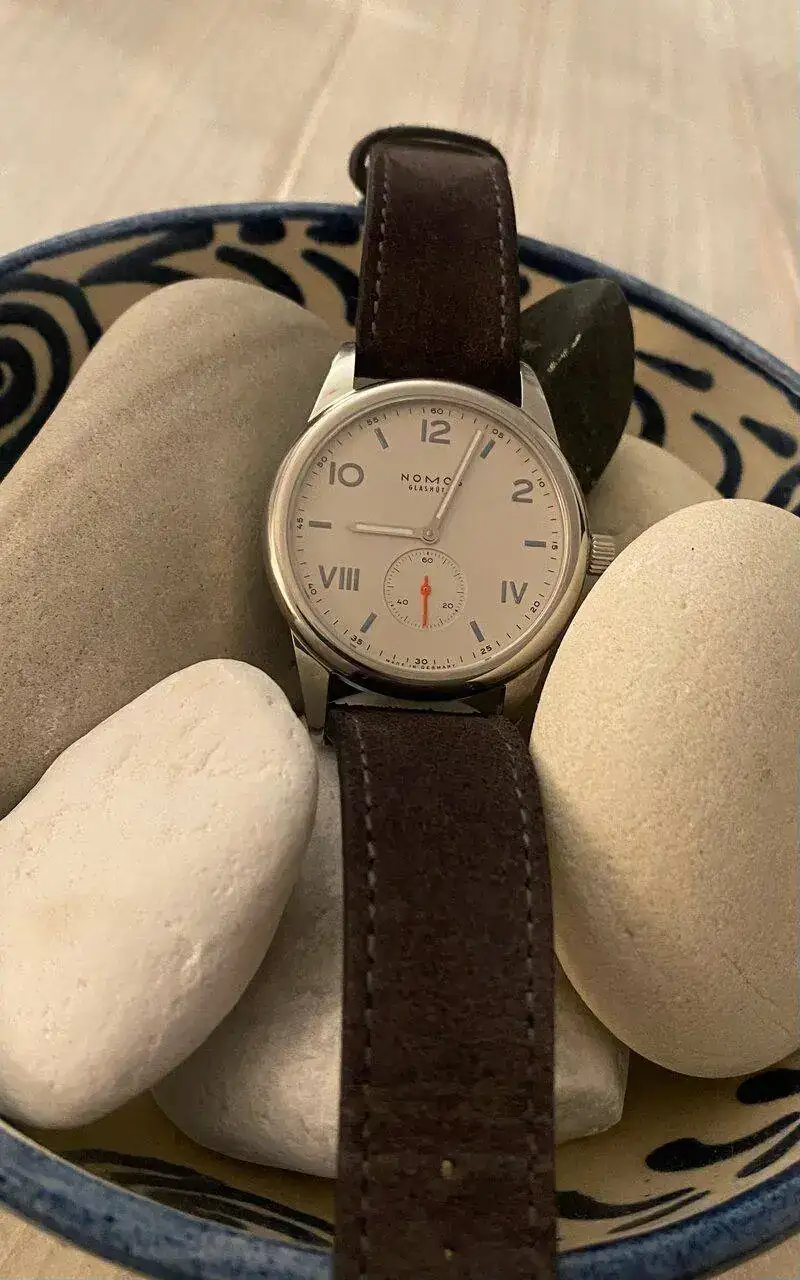 nomos2.jpg