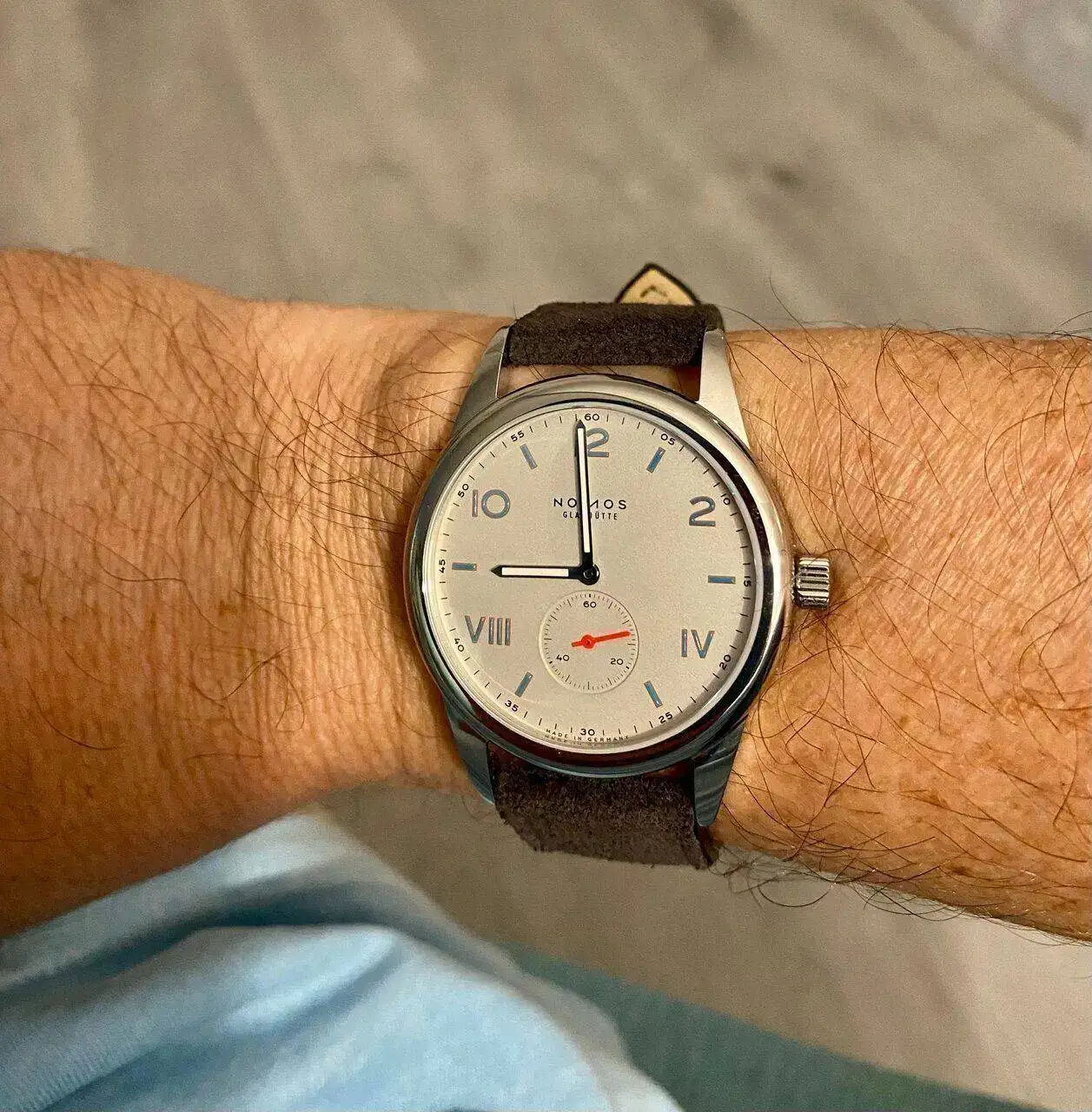 nomos4.jpg