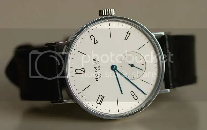 nomos8.webp
