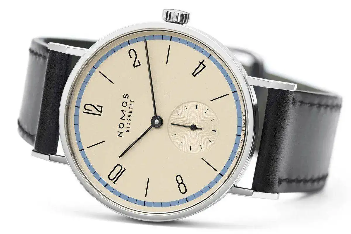 nomos_12.webp