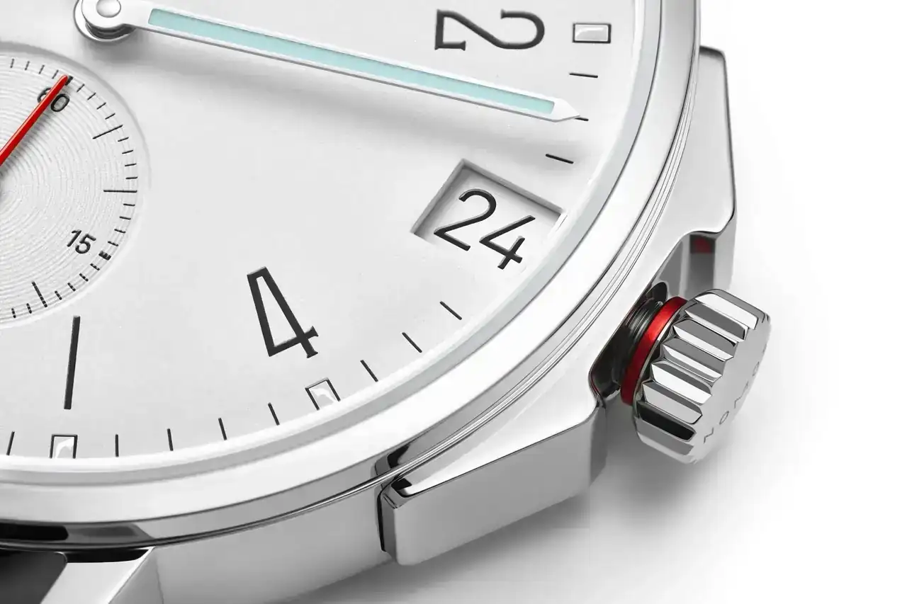 NOMOS_Ahoi_neomatik_38_date-2.webp