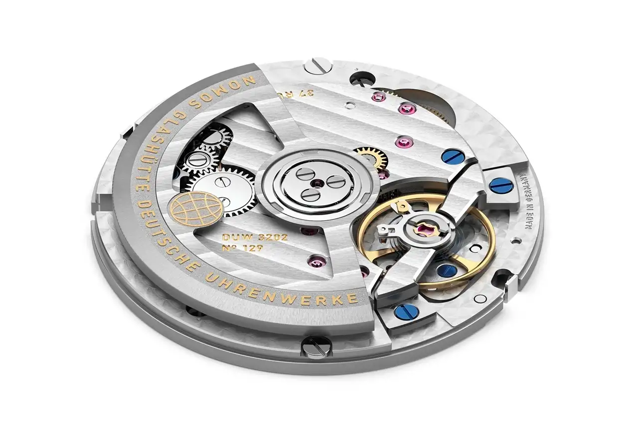 NOMOSGlashuette_DUW_3202_a_3543x2362px.webp