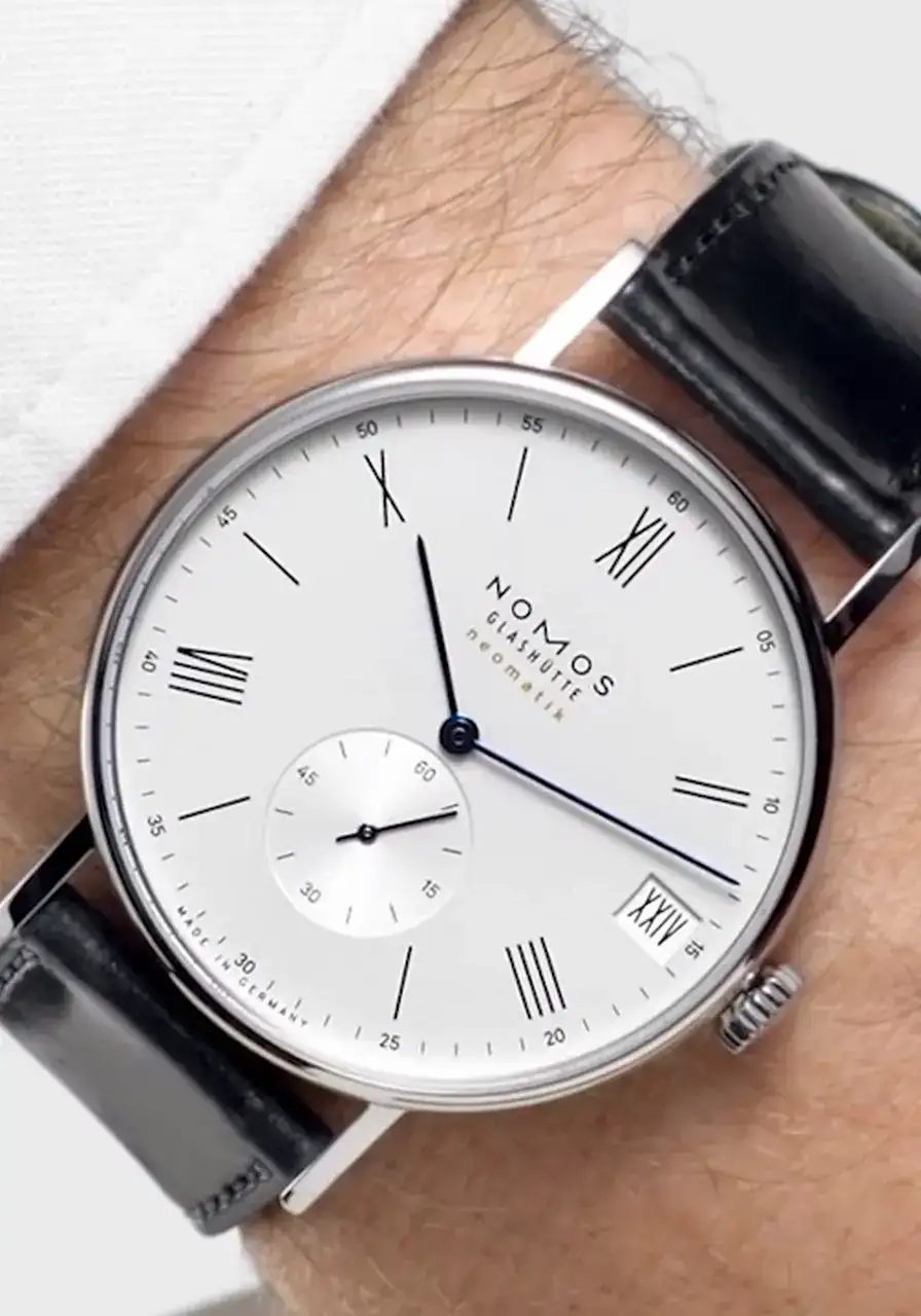 NOMOSLudwigNeomatik41DateWhite-Still_1024x.webp