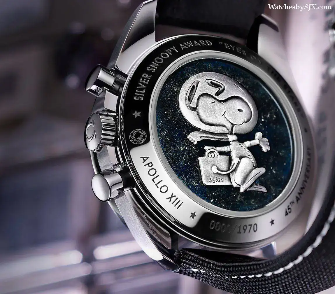 noopy_caseback_mission_control_311.32.42.30.04.003.webp